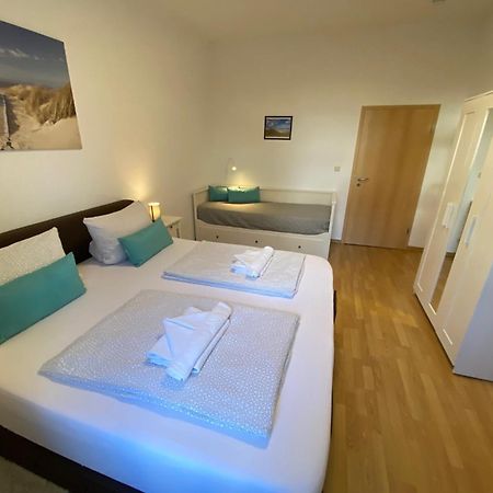 Zur Schleuse - Ferienwohnung Bis 6 Personen Mit Gem Garten Rostock Exterior foto