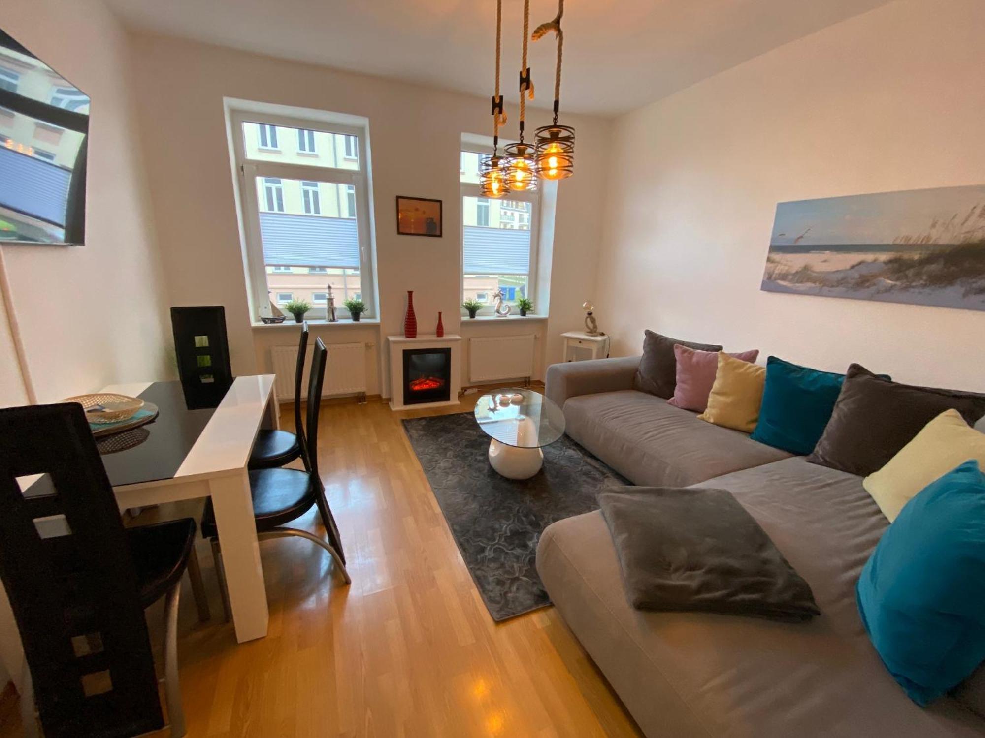 Zur Schleuse - Ferienwohnung Bis 6 Personen Mit Gem Garten Rostock Exterior foto