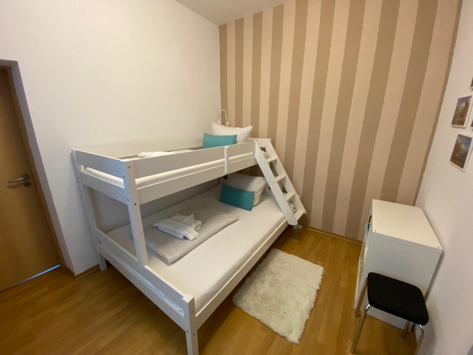 Zur Schleuse - Ferienwohnung Bis 6 Personen Mit Gem Garten Rostock Exterior foto